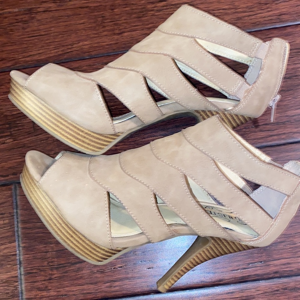 Women’s Tan Peep Toe Heel